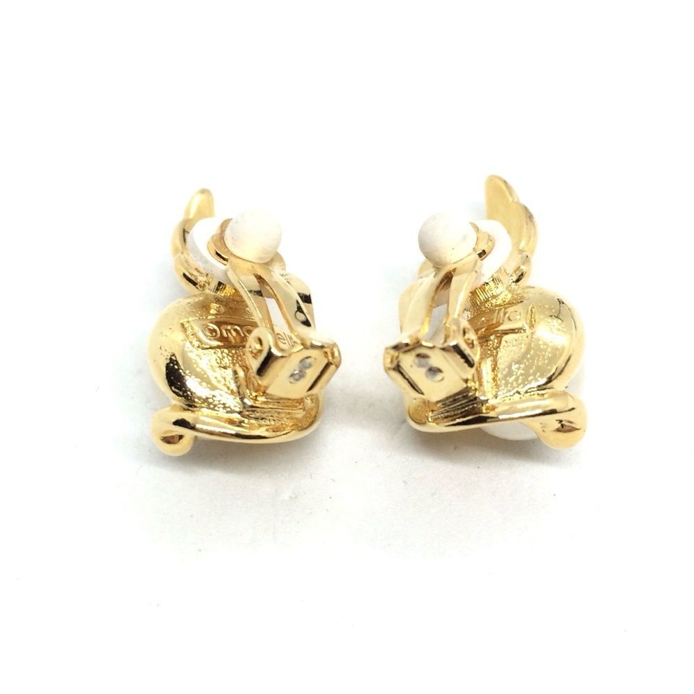 VINTAGE MARVELLA EARRINGS Faux Pearl Gold Tone Wing Clip On Signed - Picture 14 of 14